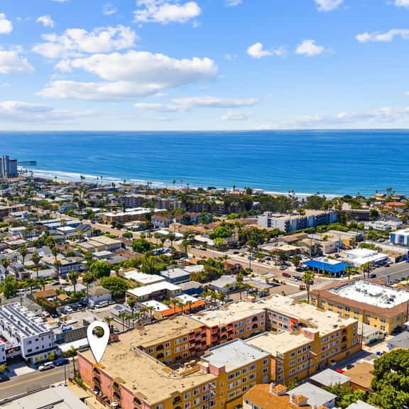 1bd/1ba Condo 5-min walk to beach w/Pool & Garage - Image 1