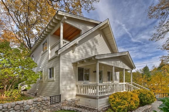 Walk to Lake | Dreamy 3bed 3bath Home | Sleeps 7
